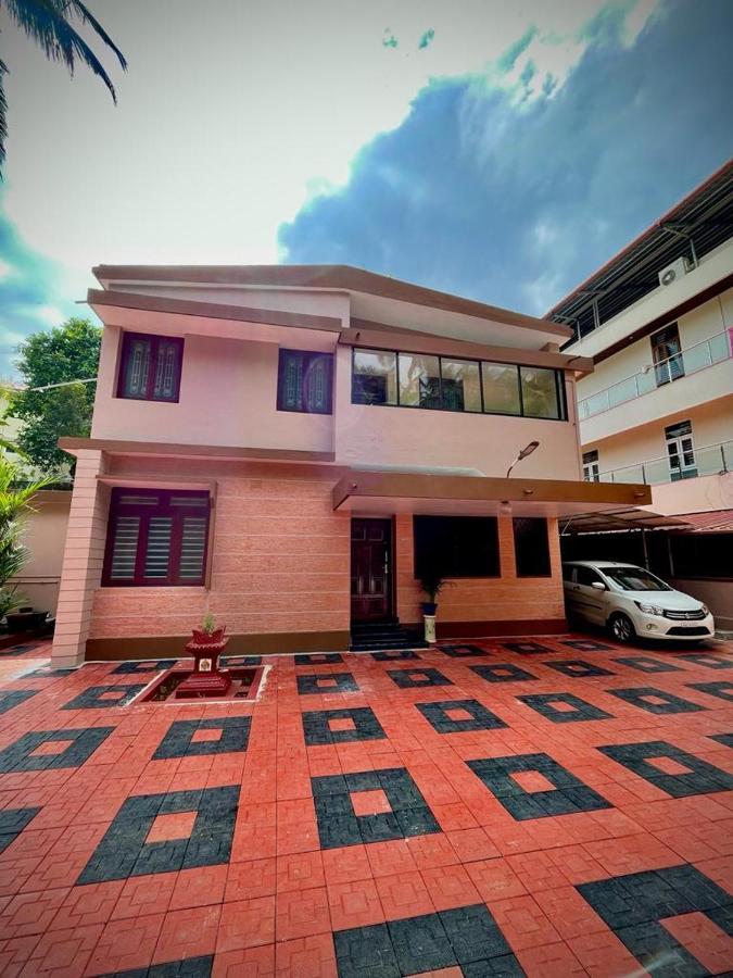 Holiday Home #Vibrant#Hear Of The City #Family Only Mangalore Exterior photo